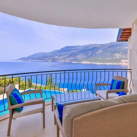 Vila June With Spectacular Views, 50 Mt To The Sea *