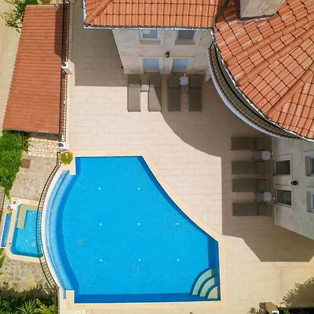 Villa June With Spectacular Views, 50 Mt To The Sea *