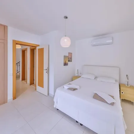 Villa June With Spectacular Views, 50 Mt To The Sea