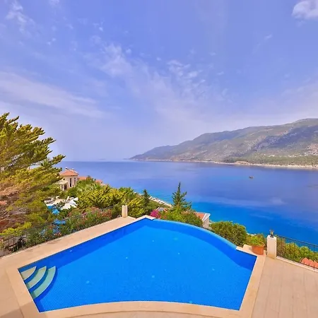 June With Spectacular Views, 50 Mt To The Sea Villa *