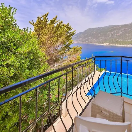Villa June With Spectacular Views, 50 Mt To The Sea *